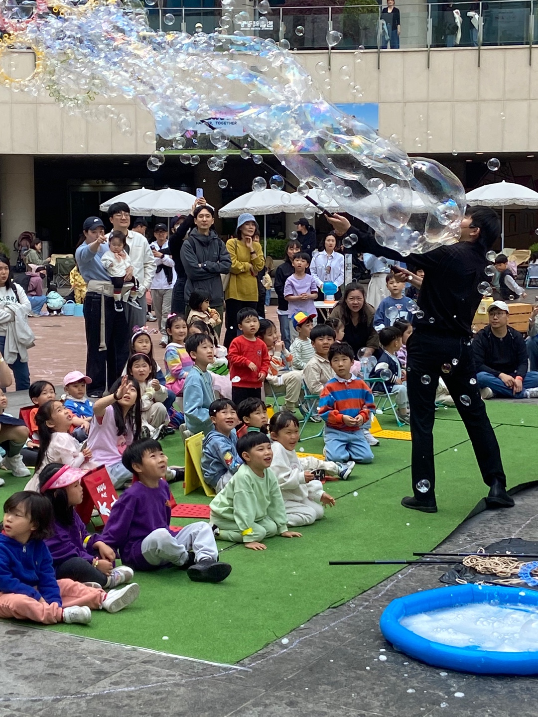 버블 매직 공연 장면